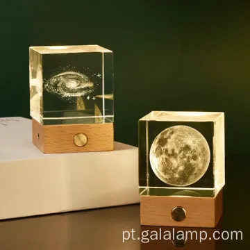 3D laser esculpido em madeira de brilho à noite